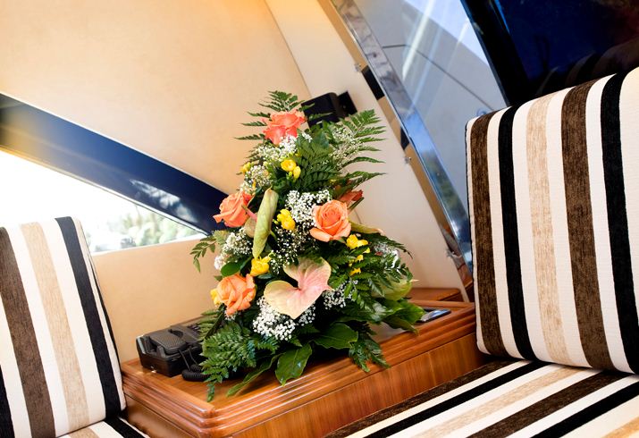 Yacht YUMI -  Salon detail.jpg