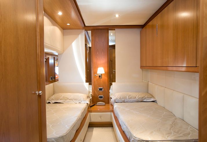 Yacht YUMI -  Twin Cabin 2.jpg