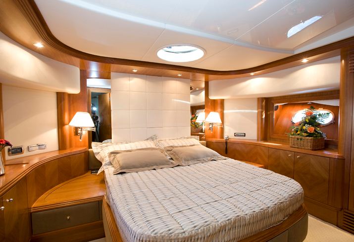 Yacht YUMI -  VIP Cabin.jpg