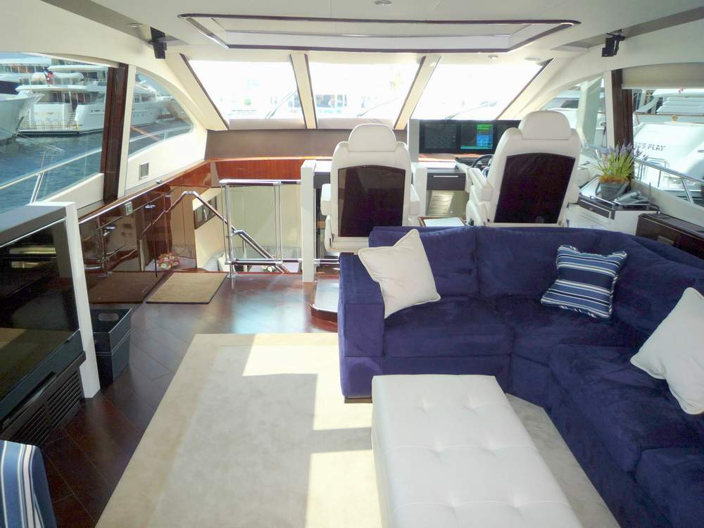 Yacht ZION -  Upper Salon 2.jpg