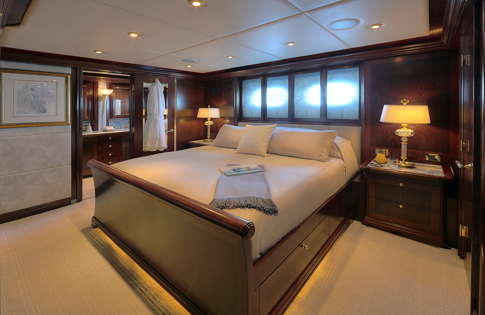 Yacht ZOOM ZOOM ZOOM -   Double Cabin.jpg