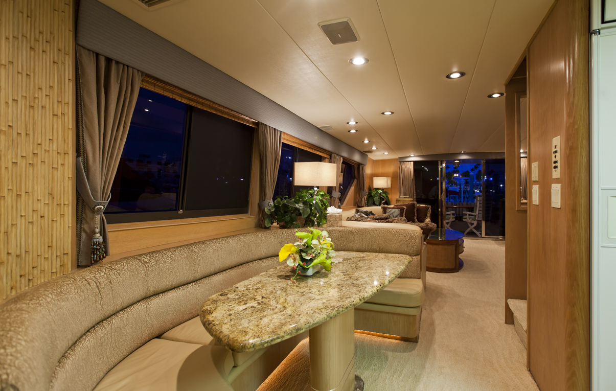 Yacht-6880-3.jpg