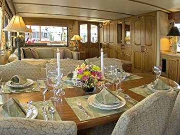 Yianola -  Dining.jpg