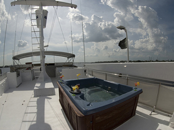 Yianola -  Jaccuzi.jpg