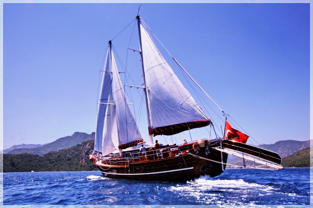 Yogun 1  Sailing.jpg