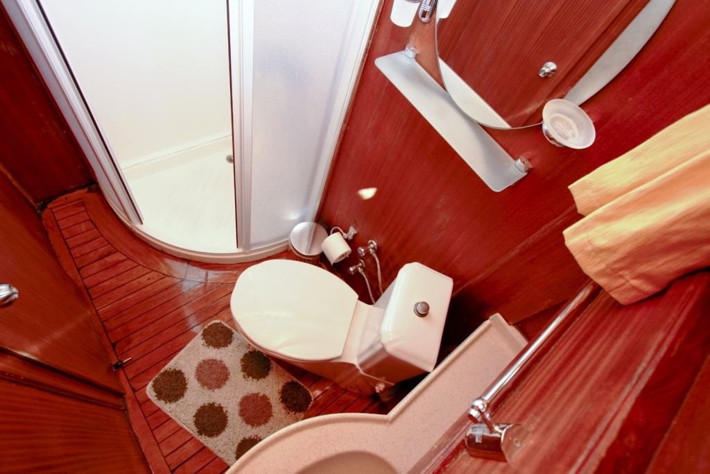 Yorgun 1 Bathroom.jpg