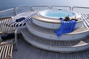 Zaliv II -  Deck Jaccuzi.jpg