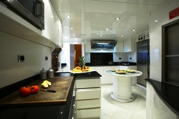 Zaliv II -  Galley.jpg