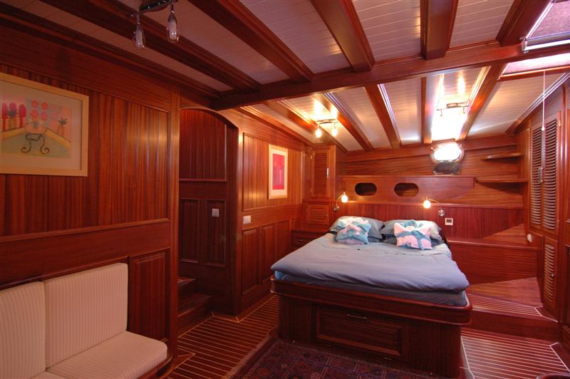 Zephyria II - cabin master.JPG