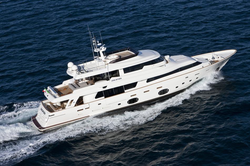 Ziacanaia Superyacht a 33 metre Crescendo Custom Line by Ferretti Navetta.jpg