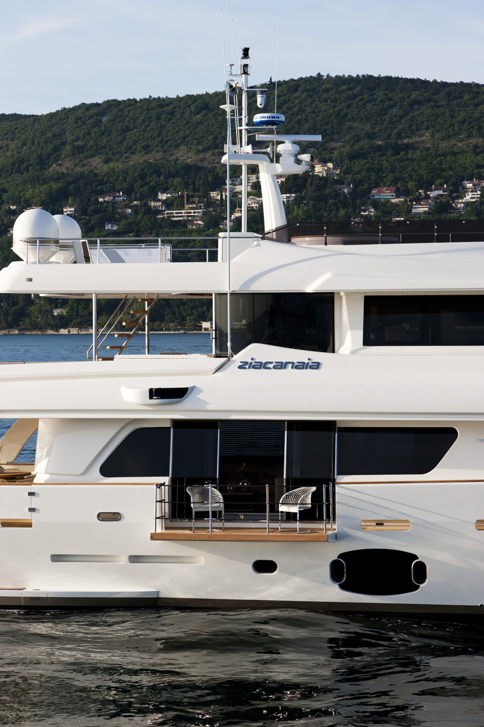 Ziacanaia motoryacht N33 by Custom Line - Ferretti Group  - Panoramic Terrace.jpg