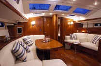 beneteau 57 salon.jpg