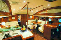 jeanneau 54DS salon.jpg