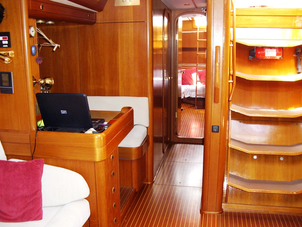 kia ora III companionway.jpg