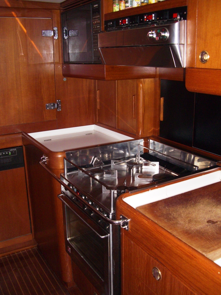 kia ora III galley 2.jpg