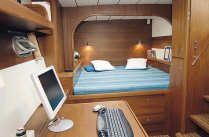 lagoon 570 cabin.jpg