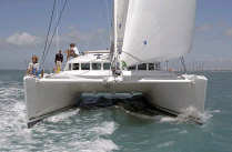 lagoon 570 deck.jpg