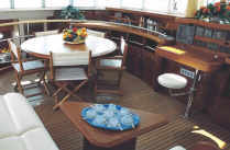 lagoon 570 salon2.jpg