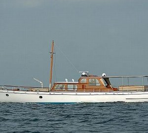 Beautiful 1978 Motor Yacht SIRENUSE by Feadship to undergo refit at Front Street Shipyard