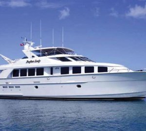 Sleek and gorgeous Hatteras 70 Yacht