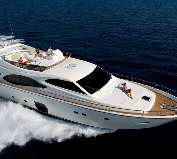 Videos showing transport of first Storm S-78 Yacht Hull