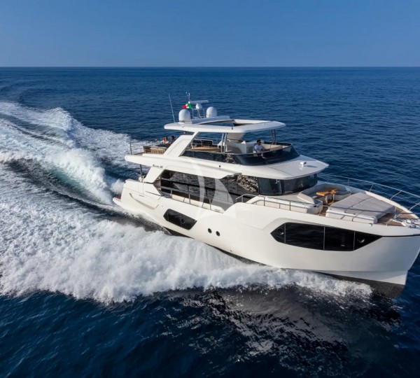 Video: Sanlorenzo motor yacht SL104