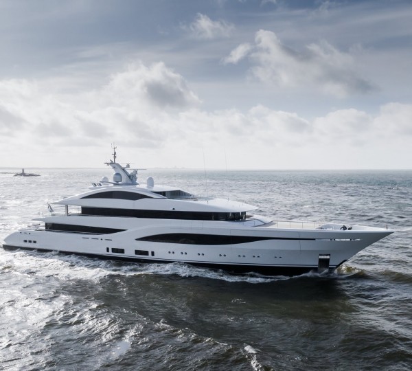 Striking 88M Mega Yacht FOUNTAINHEAD by FEADSHIP in Miami