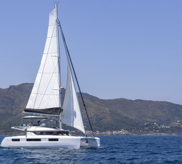 Impressive 71m catamaran MANIFESTO concept by French superyacht naval architects and designers VPLP Design