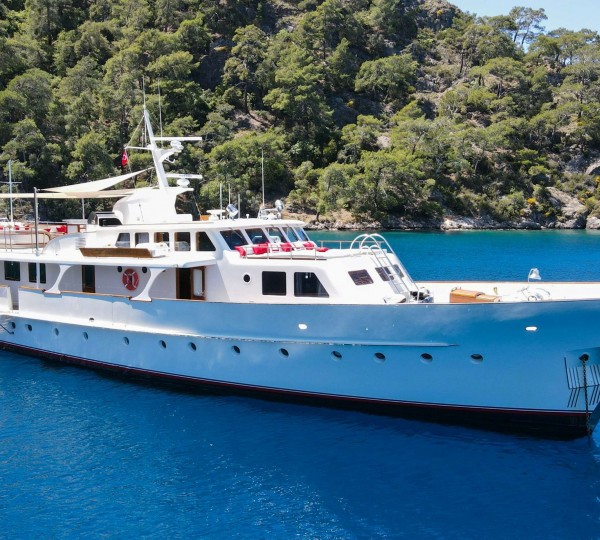 Video from transport of Feadship 808 mega yacht SYMPHONY