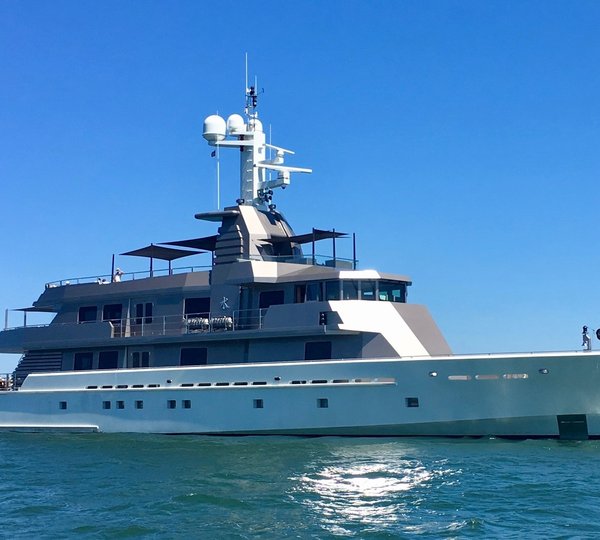 Take a glimpse at New Luxury Yacht CRESTA 70 by Cresta Motor Yachts