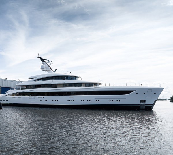 Video: Maiden voyage of 46m Feadship motor yacht NORTHERN LIGHT