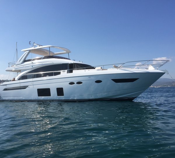 Video from debut of new interior on luxury yacht Princess 82 at London Boat Show