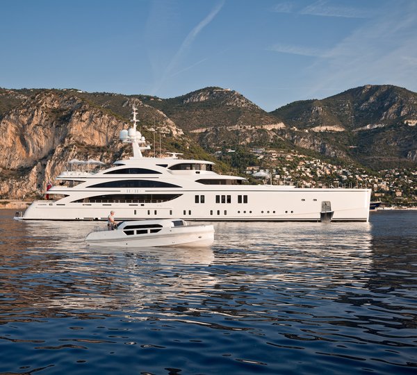 Video: Cocktail reception aboard Benetti FB 258 motor yacht LADY MICHELLE during Monaco Yacht Show 2014