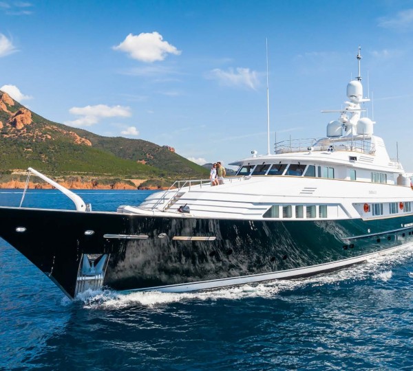 Rebirth of Classic Elegant MONARA Yacht by FEADSHIP