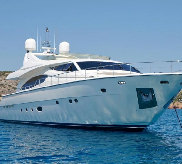Video introducing Ferretti Navetta Fleet of Yachts
