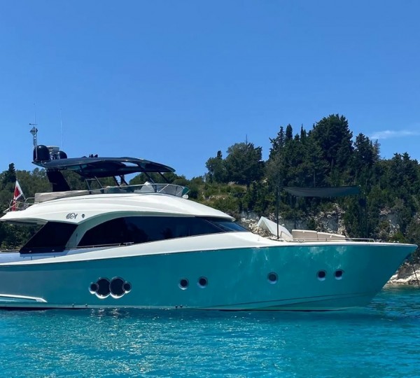Lovely Motor Yacht MCY 76 by Monte Carlo Yachts in the Bahamas