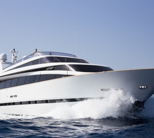 Video: Three superyachts under construction at Mondomarine