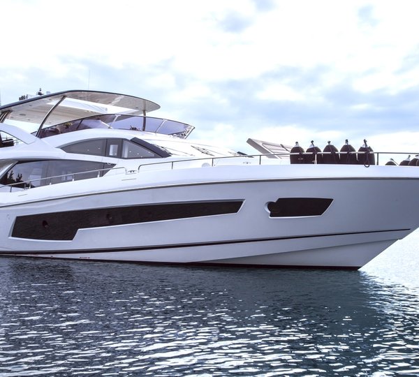 Lovely Sunseeker Predator 75 Motor Yacht NO RULES at full speed