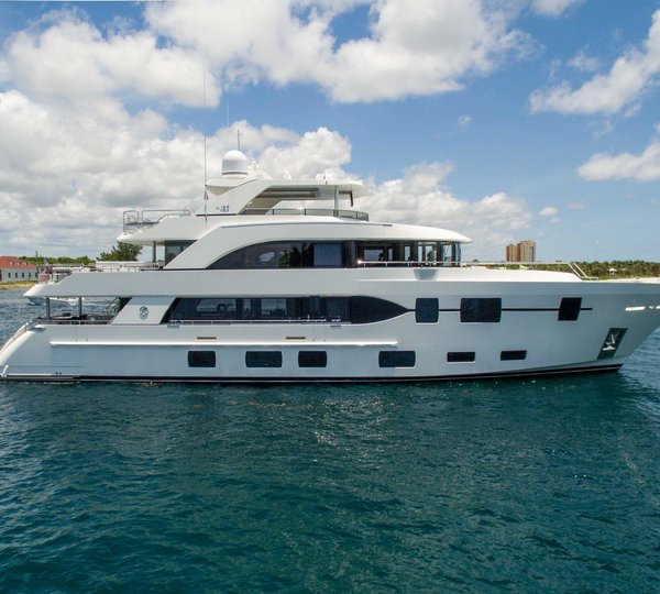 Video by YachtVid: Party for new motor yacht Ocean Alexander 100 at FLIBS 2014