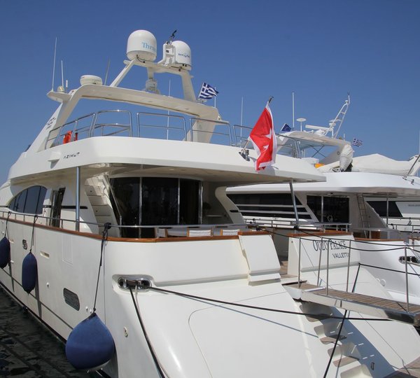 Video: Azimut 116 motor yacht ABIE at Haulover inlet, Miami, Florida