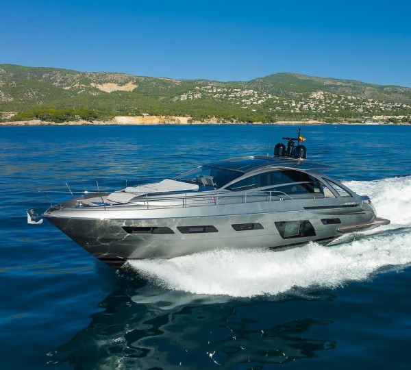 Racy and modern 28m motor yacht Pershing 92