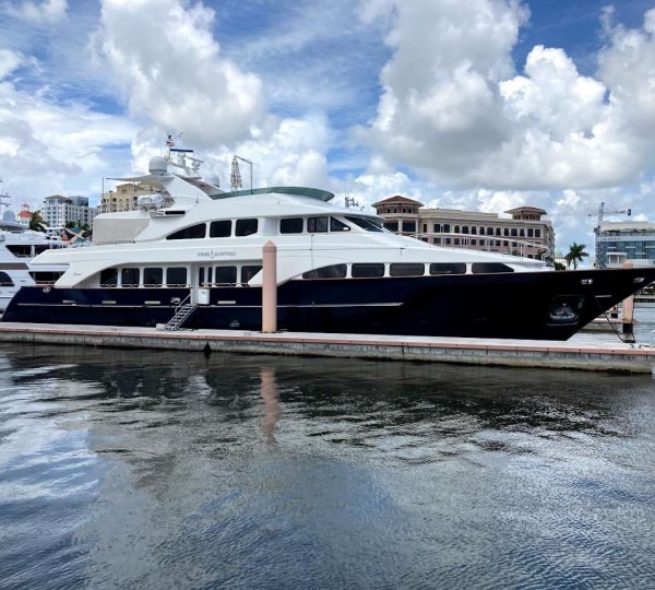 Beautiful Benetti Crystal 140’ Superyacht