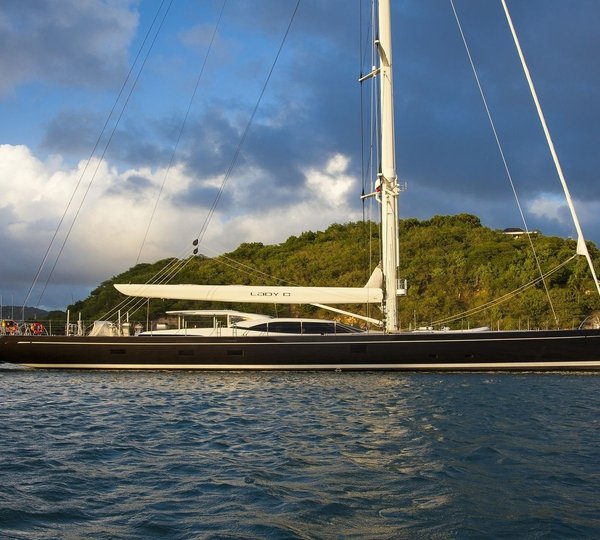 Rig Un-step of Vitters Sailing Superyacht MARIE by RSB Rigging Solutions