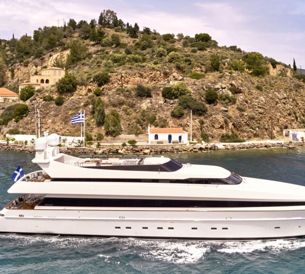 Spectacular Launching of 63m Sunrise Mega Yacht IRIMARI