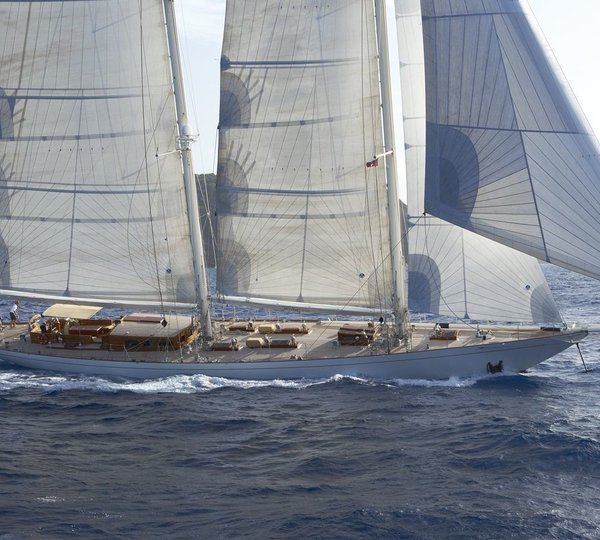 Video of the 40m Holland Jachtbouw superyacht RAINBOW showcased at MYS 2012