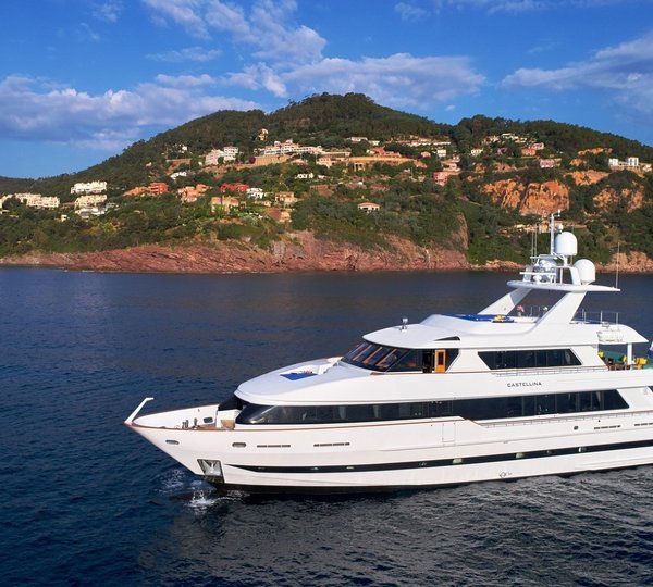 Video: 42m superyacht SOFIA by Moonen