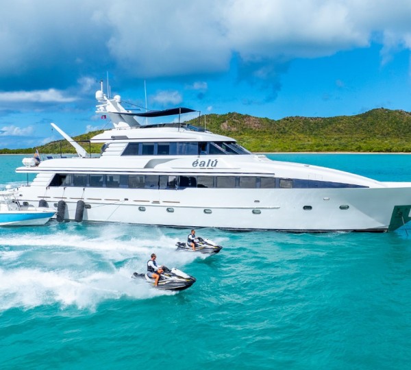 Mysterious Motor Yacht WENDY 1 spotted in Florida