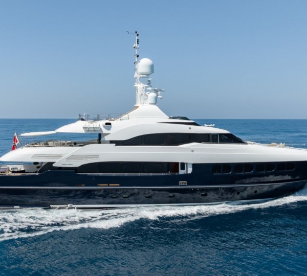 Elegant and Timeless M45 Motor Yacht BLADE by MONDOMARINE