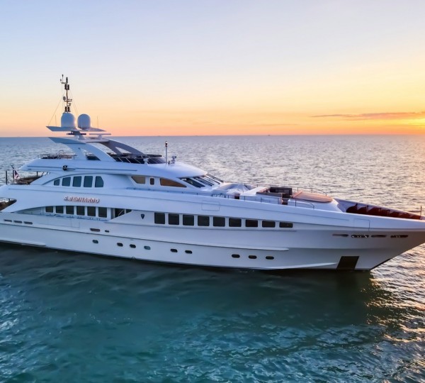 Time lapse video of Heesen Superyacht ALIDA Hull and Superstructure Marriage