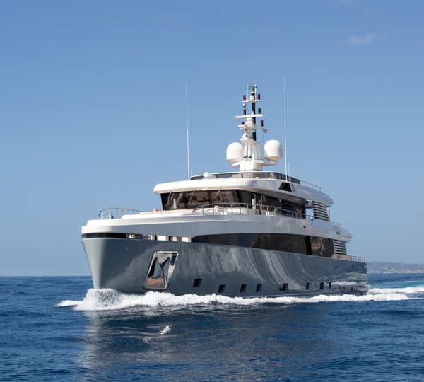 Video: Prince Shark 49 motor yacht POLARIS by Rossinavi